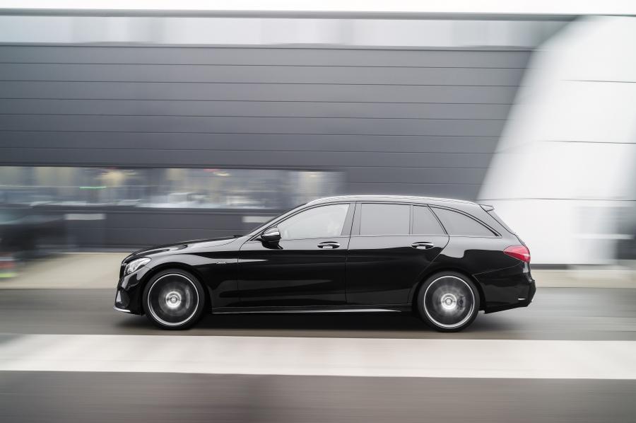  Mercedes-Benz C450 AMG Sport Estate 2015 года  (фото 2 из 27)